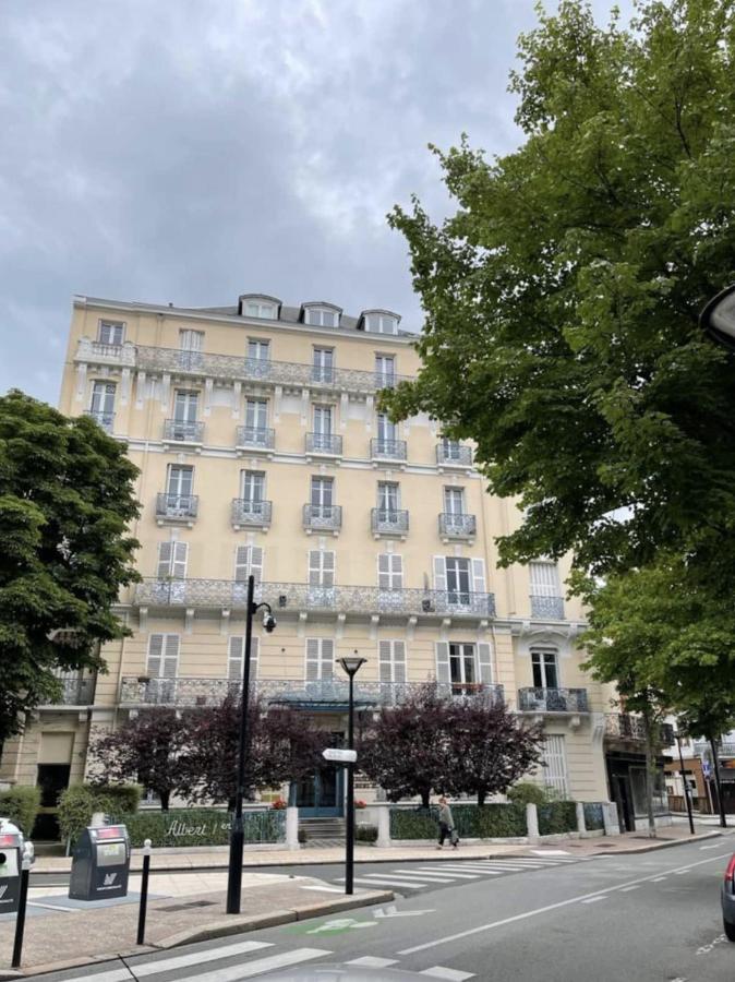 Le 5E - Appartement Design Dans Un Ancien Palace 비시 외부 사진
